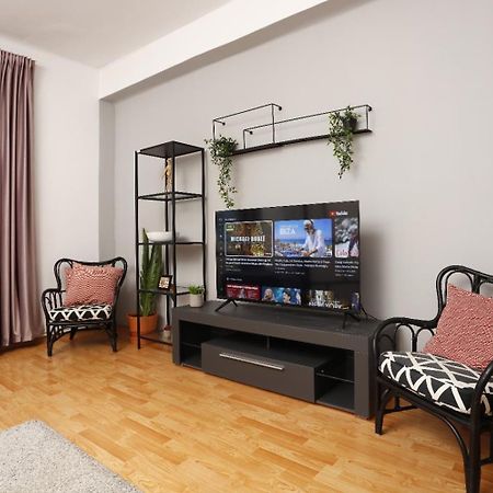 3 Bdrm Apartment In City Center Bucureşti Exterior foto
