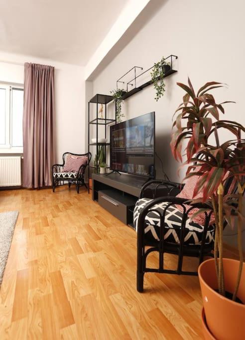 3 Bdrm Apartment In City Center Bucureşti Exterior foto
