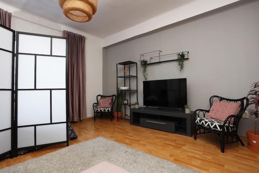 3 Bdrm Apartment In City Center Bucureşti Exterior foto
